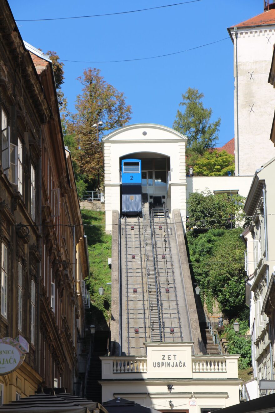 Nejkratší lanovka na světě jede jen něco málo než jednu minutu