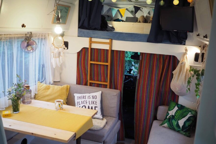 Interiér obytné dodávky