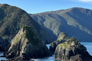 Cestou trajektem z jižního ostrova Nového Zélandu na severní
