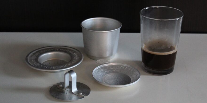 Vietnamský kávový set.