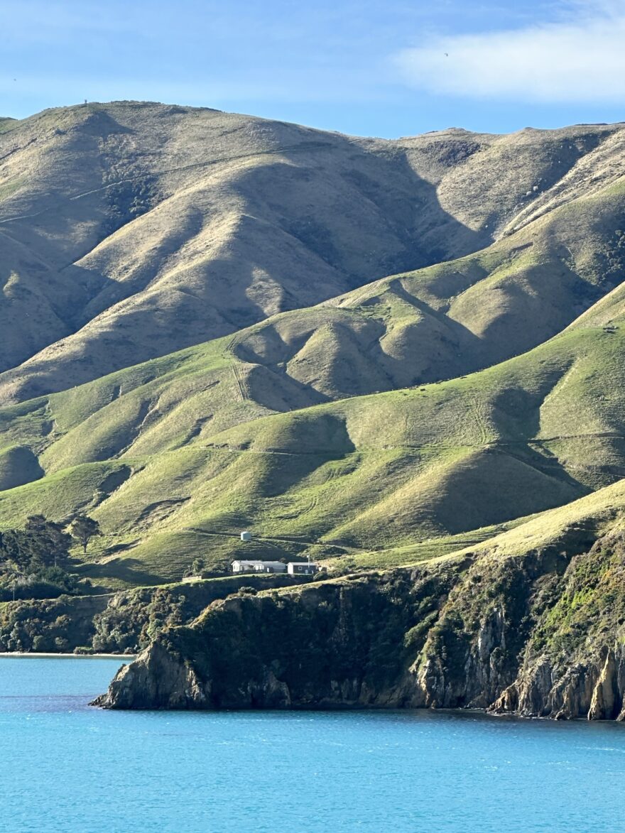 Cestou trajektem z jižního ostrova Nového Zélandu na severní