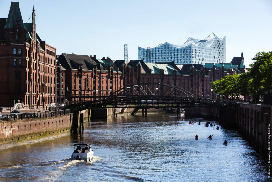 Hamburk: UNESCO Čtvrť Speicherstadt, a Labská filharmonie, © Hamburg Marketing GmbH/Jörg Modrow