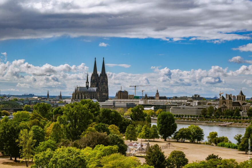 Kolín nad Rýnem: Panorama města s řekou Rýn a Kolínským dómem ©DZT/Udo Bernhart
