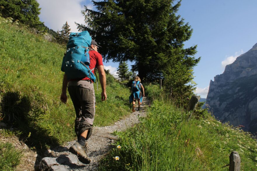 Z Mürrenu k jezírku Oberhornsee
