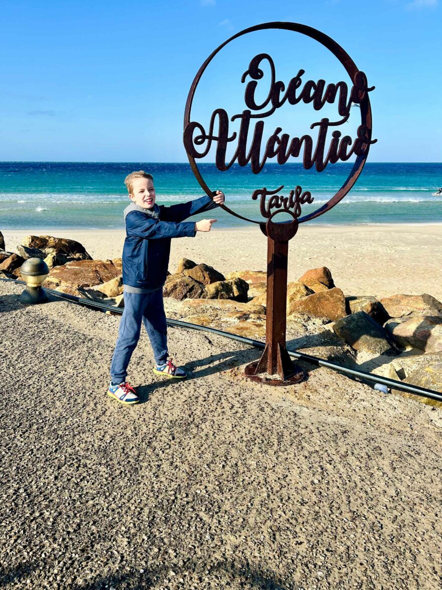 Tarifa, nejjižnější cíp Evropy, pouhých 14 km od Afriky. Místo, kde se setkává Středozemní moře s Atlantikem.