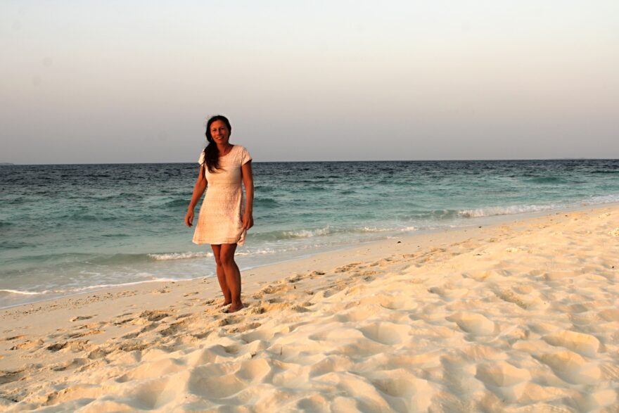 Zkuste obejít ostrůvek po písečných plážích