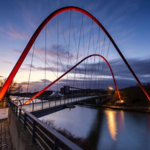Gelsenkirchen - Obloukový most v parku Nordsternpark. Foto: Germany Travel