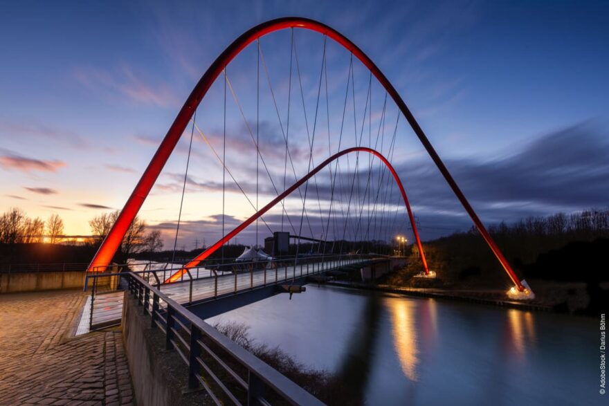 Gelsenkirchen - Obloukový most v parku Nordsternpark. Foto: Germany Travel