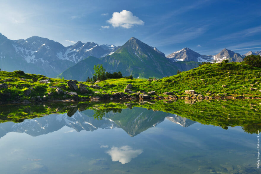 Oberstdorf - Jezero Guggersee v pohoří Allgäuer Hochalpen. Zdroj: Germany Travel