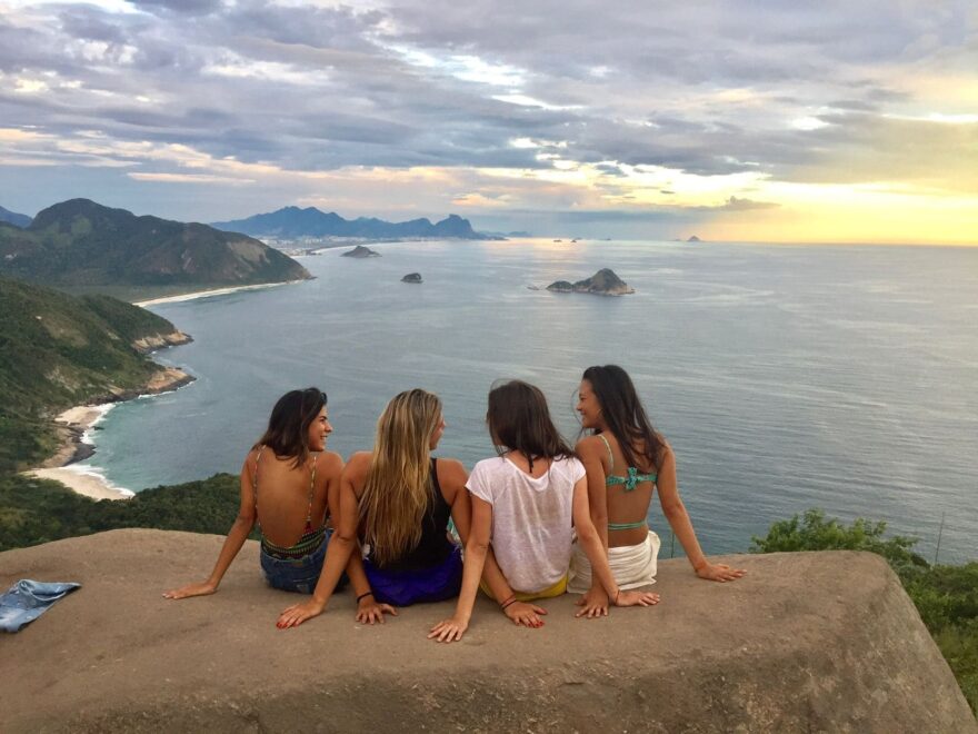 Pedra do telégrafo, jeden z mnoha hiků v Riu, odkud je nádherný výhled na město