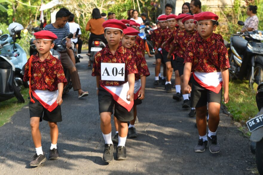 Indonéské děti v průvodu k oslavě Dne nezávislosti