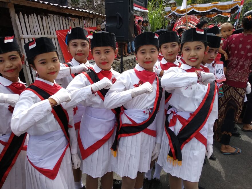 Indonéské děti v průvodu k oslavě Dne nezávislosti