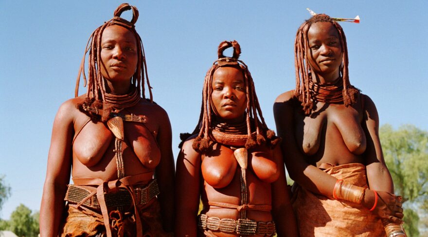 Unikátní kultura a náboženství namibijských Himbů a Hererů
