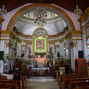 Jeden z mnoha pečlivě udržovaných zdejších kostelů