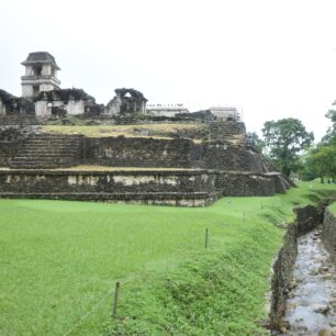 Palác Mayské aristokracie a důmyslný akvadukt