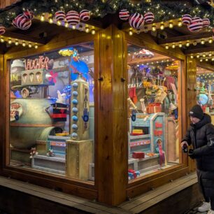 Továrna na dárky. Foto: Ladi Ticha