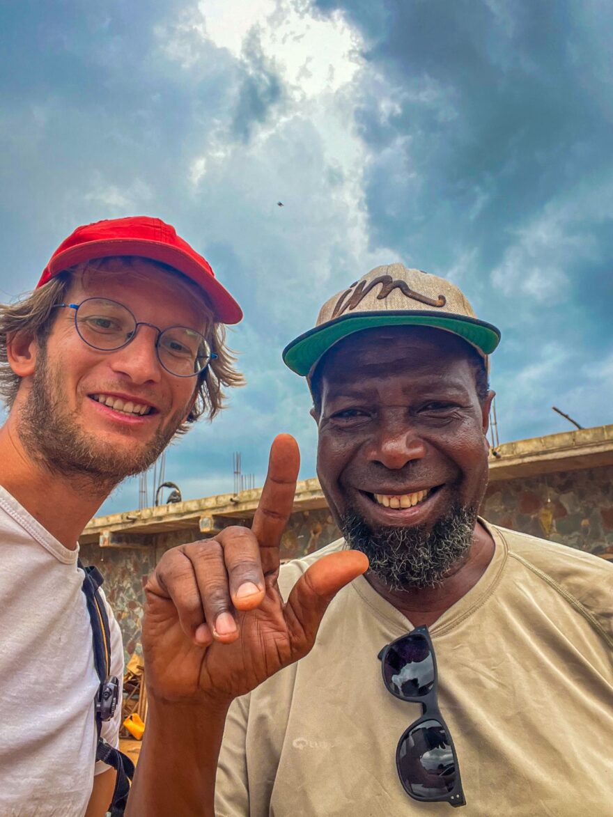 Setkání s Mirečkem z básníků ve městě Dolisie