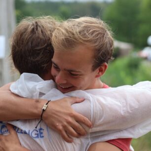 Uvítání v cílové rovince Letní X-Challenge jako začátek X-Challenge Fesťáku