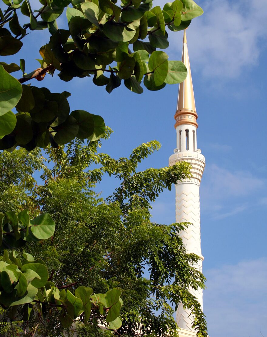 Náboženství na Maledivách – božstvo Slunce, buddhismus a rigorózní islám
