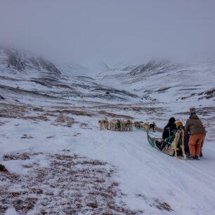 JIŘÍ KALÁT a PAVEL STEJSKAL: Arctic Circle Trail v létě i v zimě