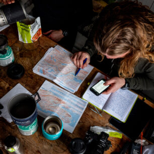 JIŘÍ KALÁT a PAVEL STEJSKAL: Arctic Circle Trail v létě i v zimě