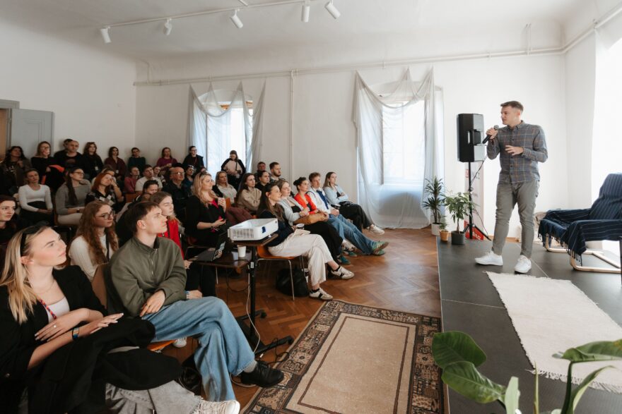 Cestovatelský festival Culturea, přednáška Adama Macha, foto - Jiří Pernica