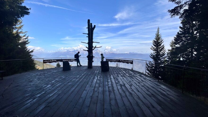 Vyhlídka Schöne Aussicht s vyhledem na Dolomity