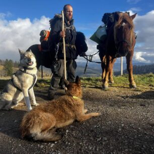 Den 122 na cestě. Den, kdy jsme se, zatím neoficiálně, zapsali do cechu long riders, cestovateli s koňmi, kteří v kuse urazili více než 1600km s koněm