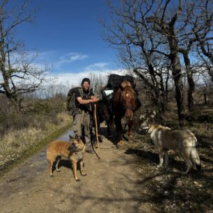 V březnu slavíme malé výročí - půl roku na cestě, půl roku ve stanu, půl roku 24 hodin denně 7 dní v týdnu všichni pospolu