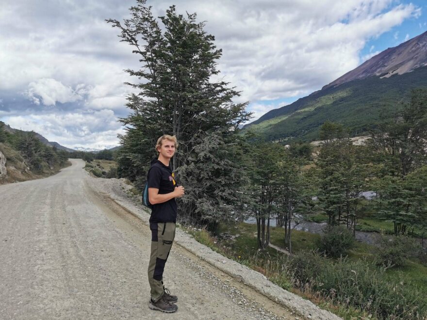 Přirozená procházka ve městě Ushuaia na konci světa.