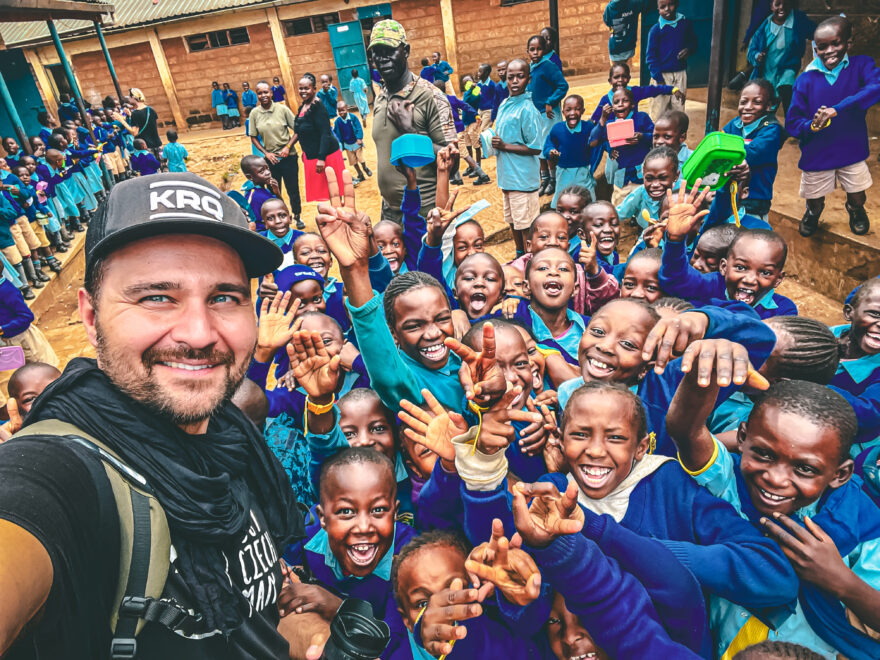 Návštěva školy v největším africkém slumu Kibera v Nairobi - Keňa