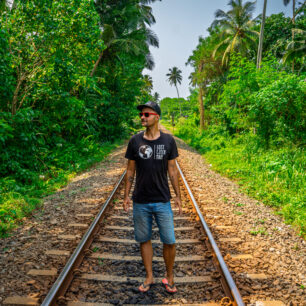 Ztracen v džungli západní Sri Lanky .