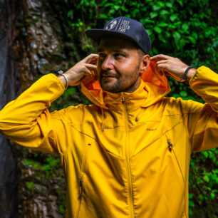 Ztracen v džungli střední Kostariky mezi vodopády.