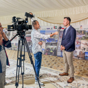 během návštěvy cestovatelského festivalu v Dubaji jsme rozdal desítky rozhovorů pro TV a radio z celého světa.