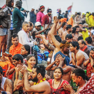 Loni se Kumbhaméla konala od 15. ledna do 4. března v Iláhábádu na soutoku řek Gangy a Jamuny a podle odhadů se setkání zúčastnilo neuvěřitelných 150 milionů lidí. Za jediný den se zde v posvátné řece vykoupalo 10 milionů věřících. Příští Kumbhaméla se bude konat v březnu a dubnu 2022 v Haridváru na řece Ganze v podhůří Himálaje.