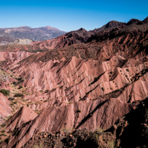 Bolívie-Barevným Altiplanem