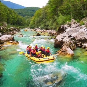 Kazachstán není jen pro pěší výpravy – své si tu najdou i vodáci.