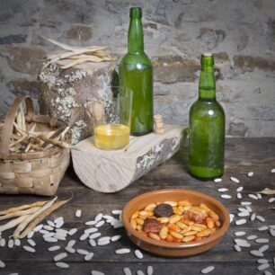 Fazolová fabada a cider. Foto: Turismo Asturias