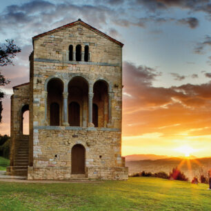 Santa María del Naranco. Románská architektura v Asturii