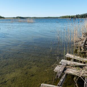 Chvíle klidu na jednom z mnoha mol, některá už tedy něco pamatují