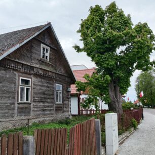 Tradiční dřevěná architektura v Tykocině. Tyto domy pamatují doby, kdy město bylo živým multikulturním centrem regionu