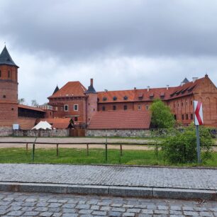 Zrekonstruovaný královský zámek v Tykocině. Kdysi významná pevnost a sídlo polských králů, dnes brána do historie Podlasí