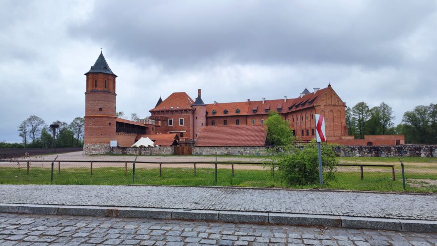 Zrekonstruovaný královský zámek v Tykocině. Kdysi významná pevnost a sídlo polských králů, dnes brána do historie Podlasí