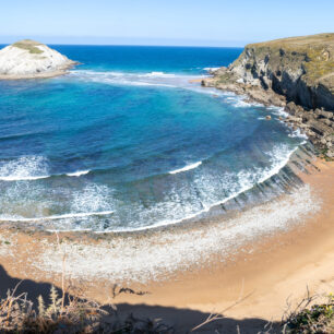 Playa de Covachos ©Turismo de Cantabria