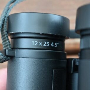 Parametry dalekohledu NIKON STABILIZED 12×25