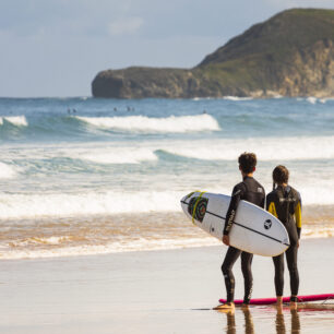 Surf na pláži Merón © Noe Baranda