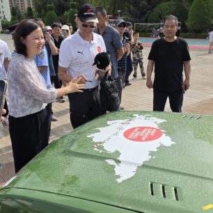 ROBOT EXPEDICE: Z Prahy do Osaky v historických vozech