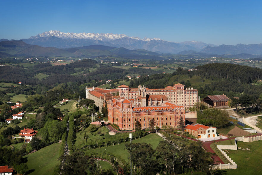 Univerzita Pontificia ©Turismo de Cantabria