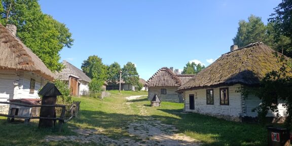 Na dvou kolech jihovýchodním Polskem. Od rovin Svatokřížských hor po renesanční klenoty