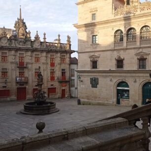 V centru Santiaga de Compostella, boční vstup do katedrály